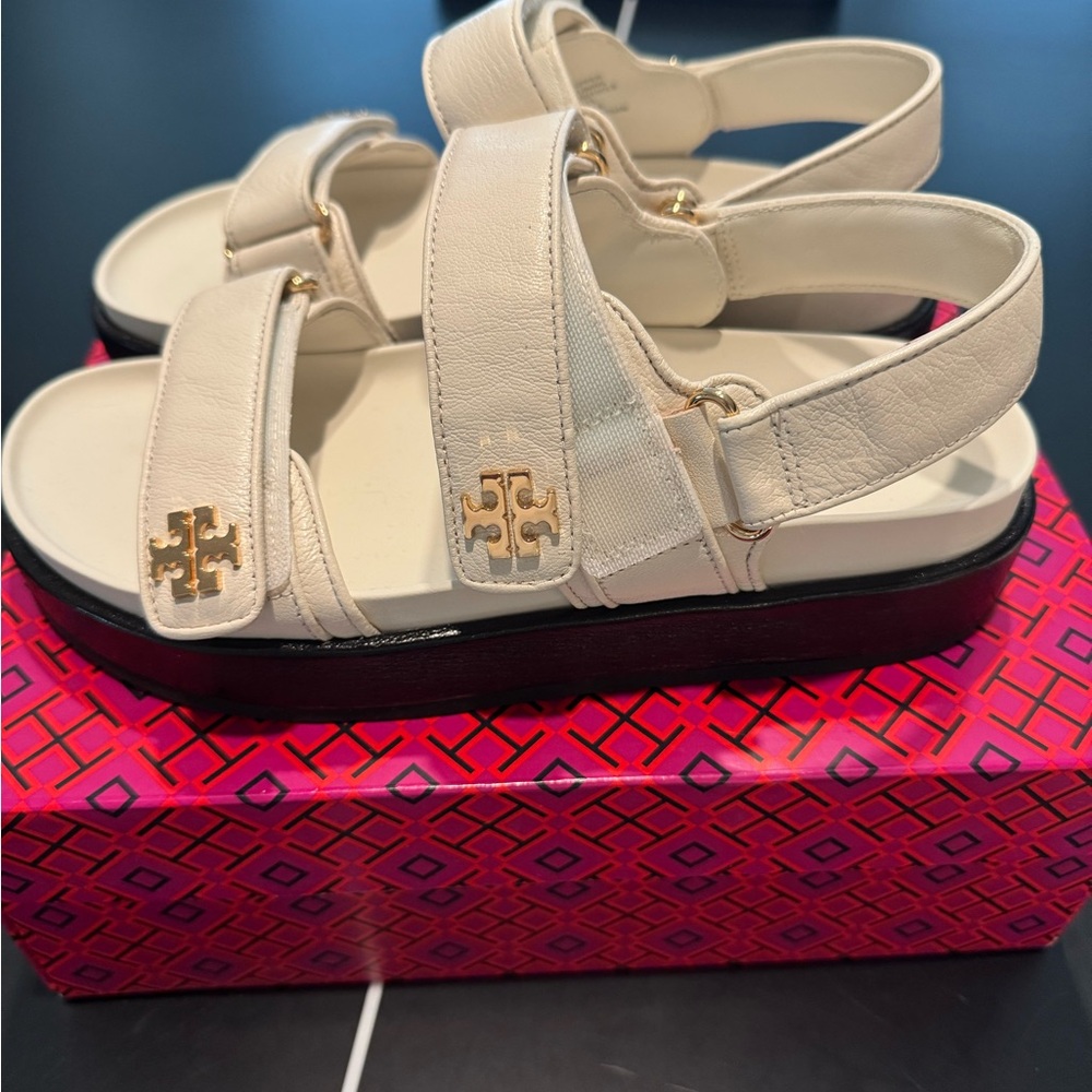 NWOT Tory Burch Kira Sandals in Ivory